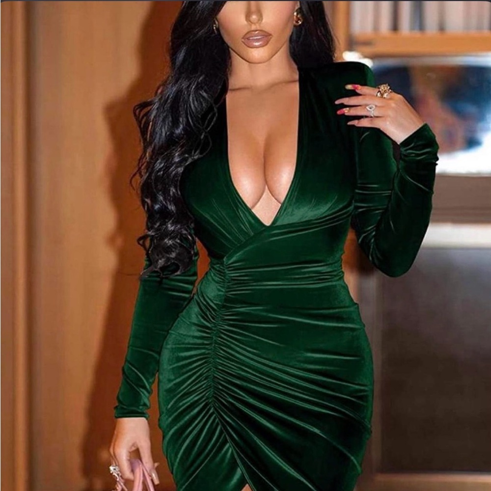 Elegant Deep Green Velvet Plunge Wrap Dress